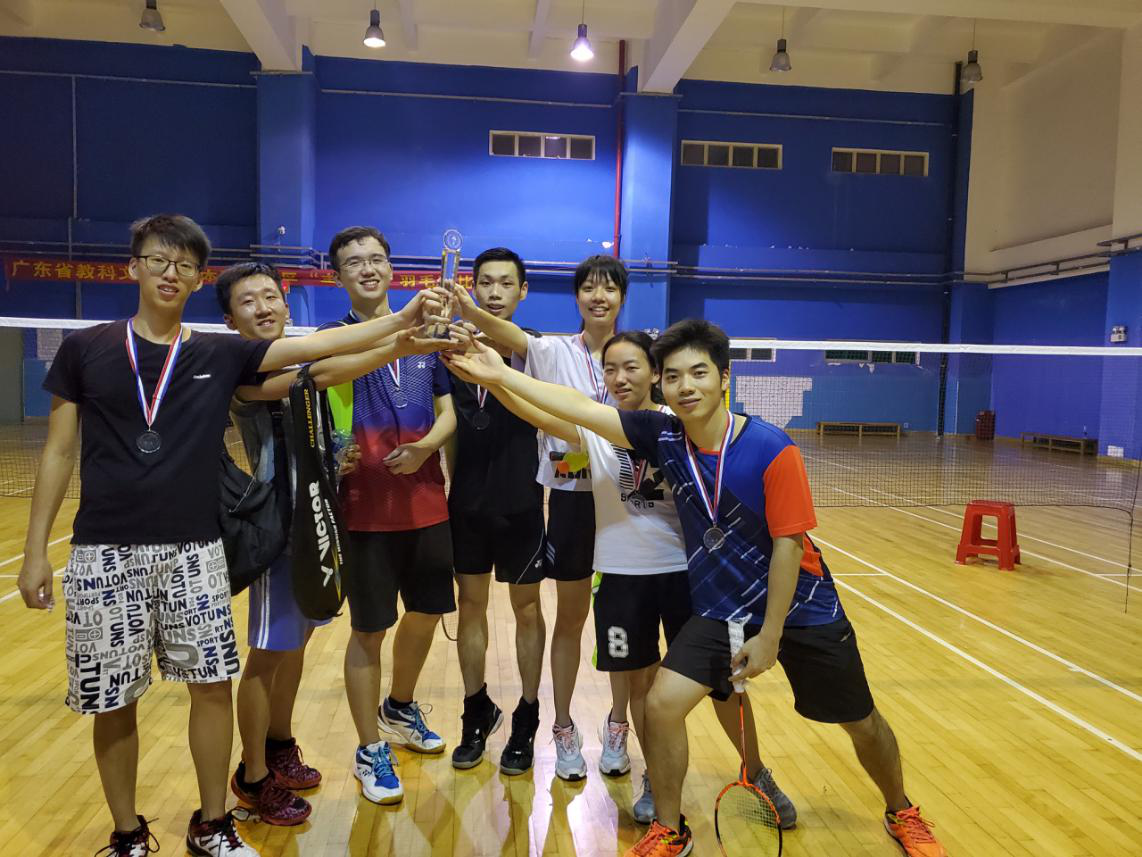 德甲窗口期走向成谜；帕纳辛奈科斯造点机会；赛场秩序良好；纪律约束更严格的简单介绍