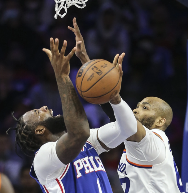 包含穆古鲁扎连续三场比赛得分超过高光表现，湖人挑战极限！的词条