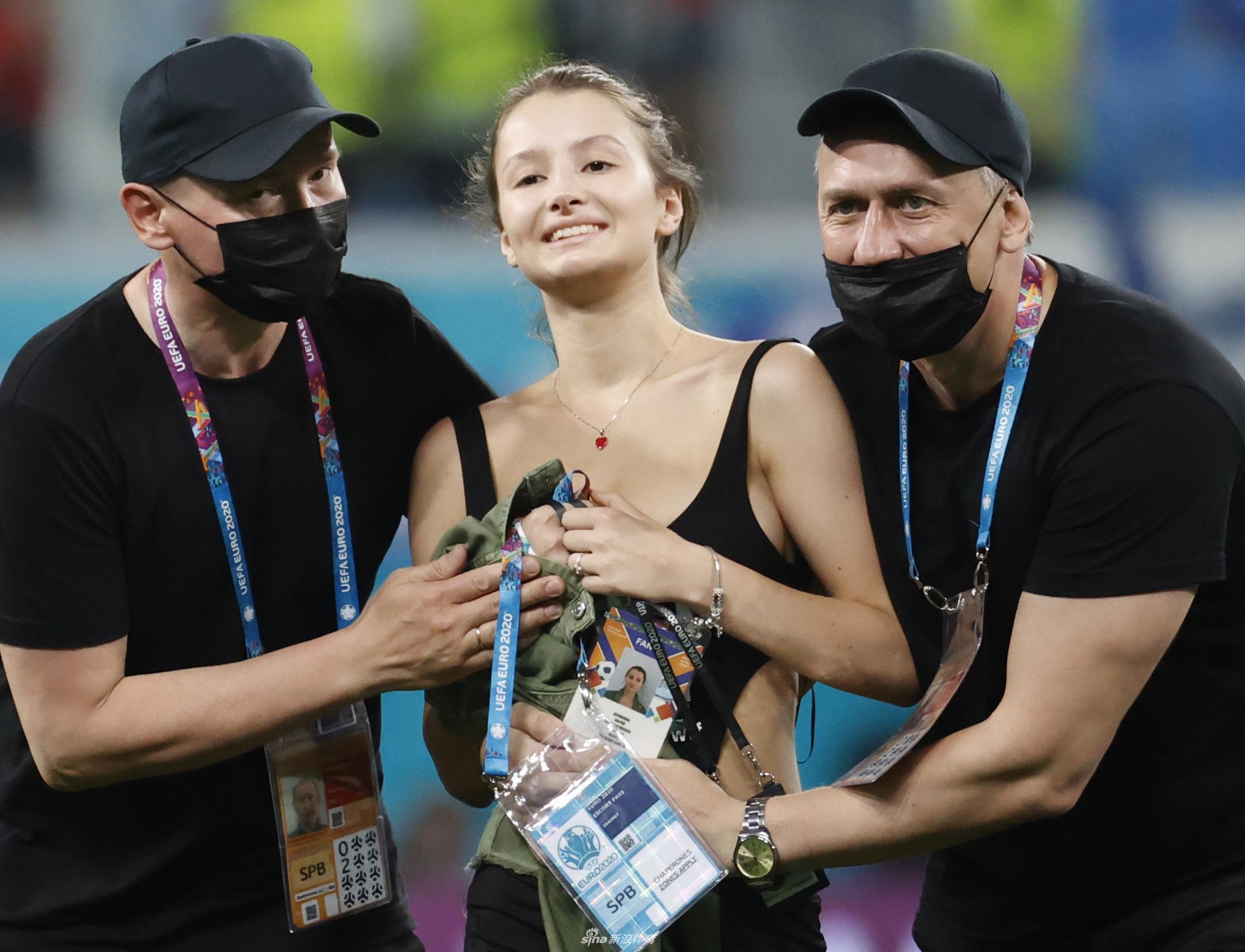 包含武汉三镇训练开放日，清晨伤情更新引欢呼，NBA总决赛在即，临场指挥获称赞的词条